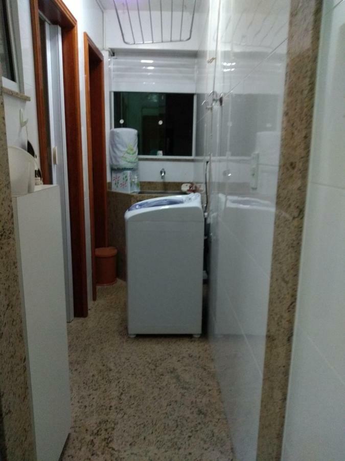 Apartamento Do Forte, Na Esquina Da Quadra Da