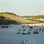 Praia Do Forte, Na Esquina Da Quadra Da Praia